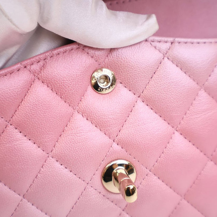 Chanel Medium Classic Iridescent Cuir d’agneau Double rabat Rose