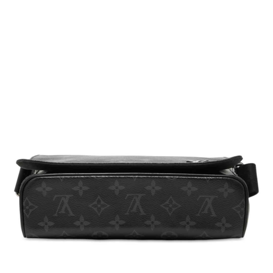 Louis Vuitton District PM Toile Monogram Eclipse