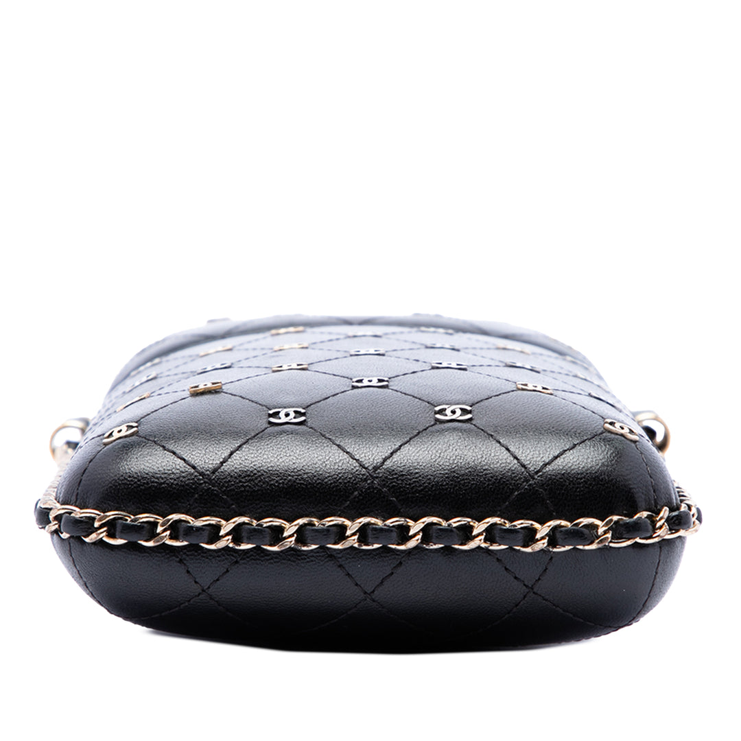 CC Matelassé et clouté Sac rond à chaîne Étui téléphone Cuir d'agneau Noir