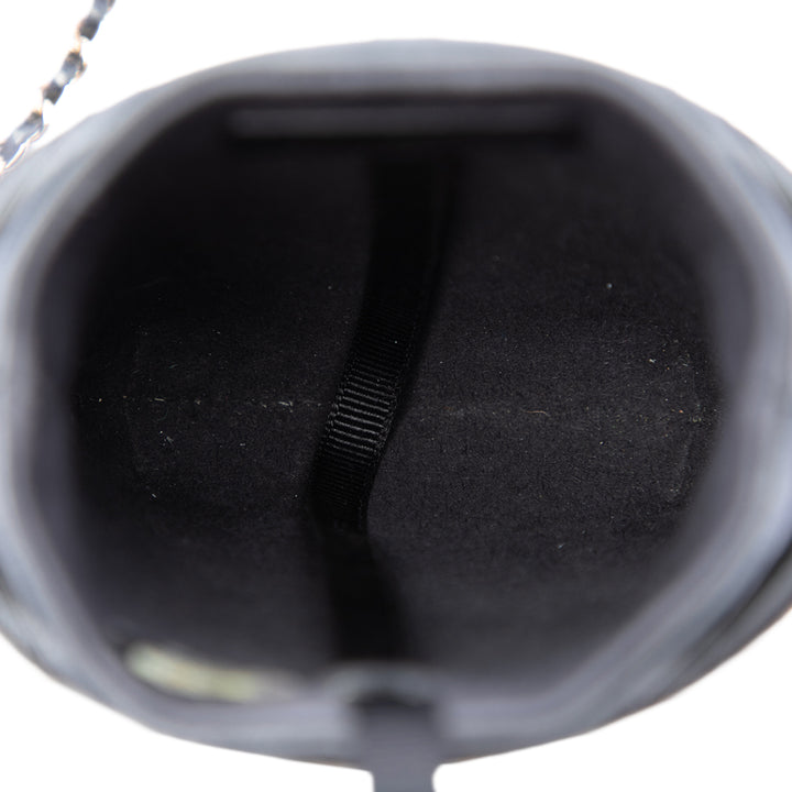 CC Matelassé et clouté Sac rond à chaîne Étui téléphone Cuir d'agneau Noir