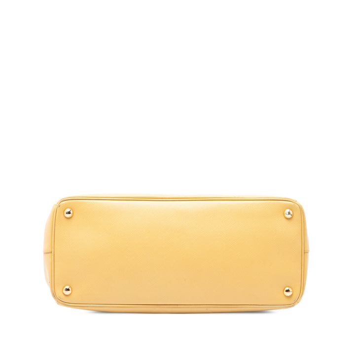 Prada Sac à main Lux Galleria Double Zippé Saffiano Moyen Jaune – vue 3 – GABY PARIS