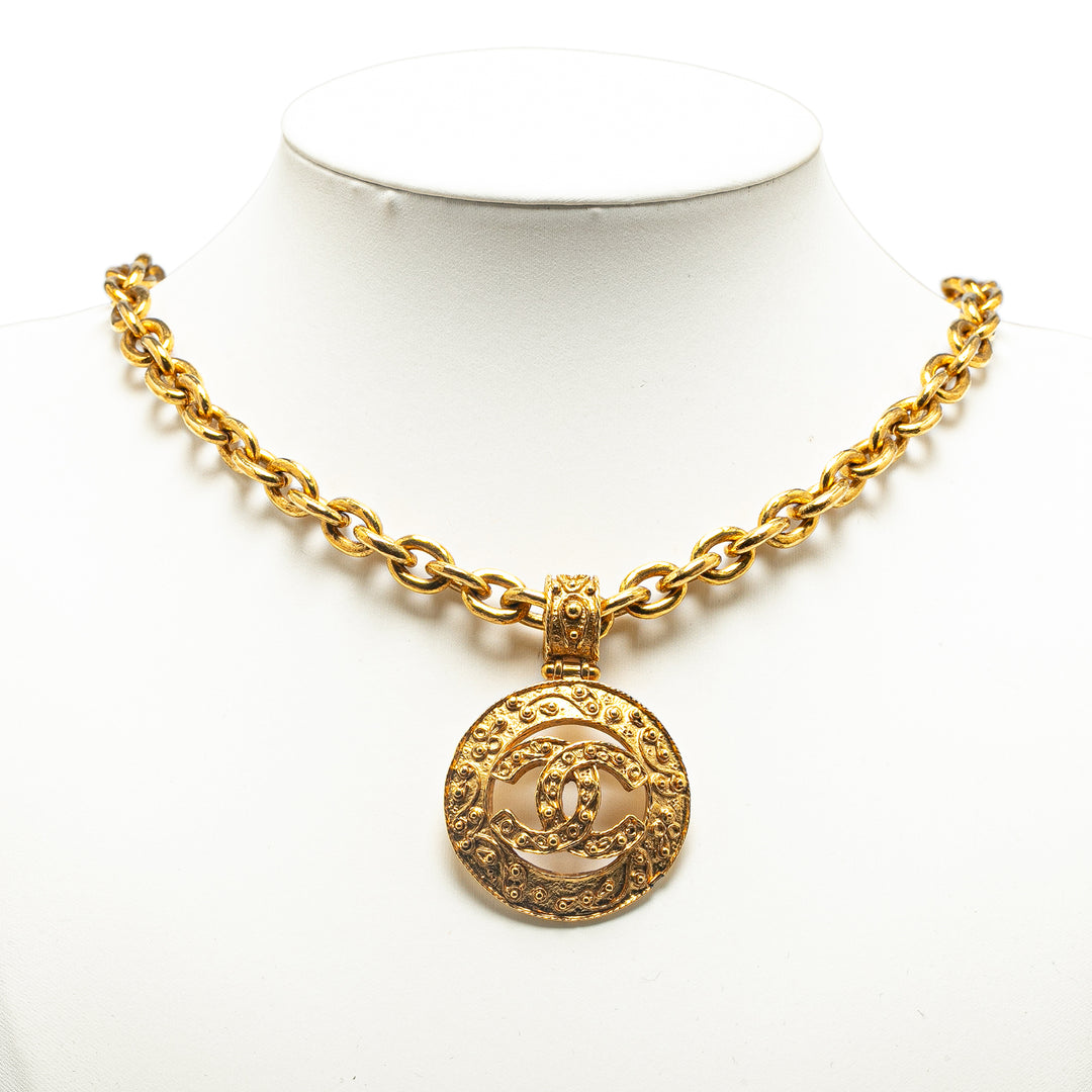 CC Round Pendant Necklace Gold - Gaby Paris