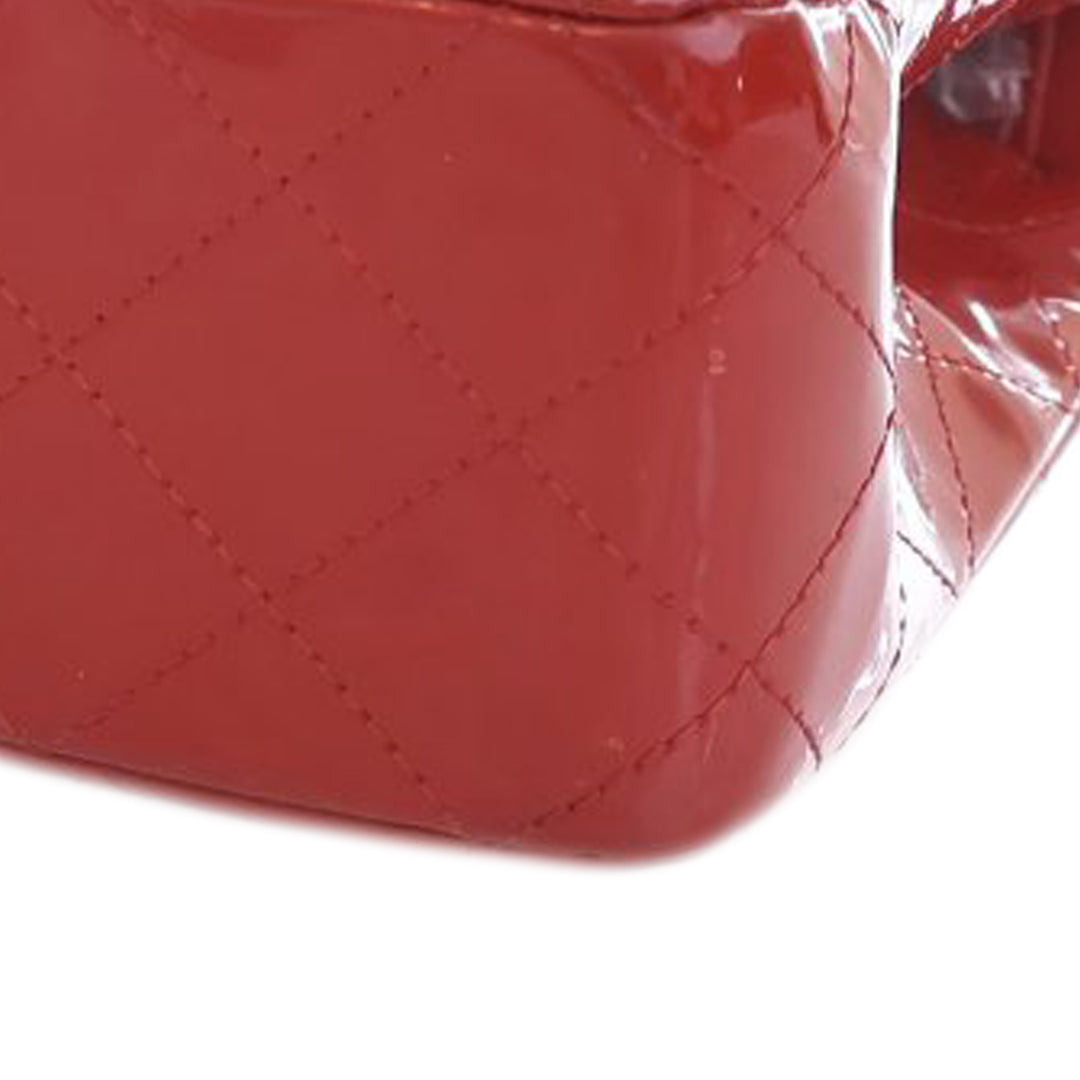 Chanel Medium Classic Cuir verni Double rabat Rouge