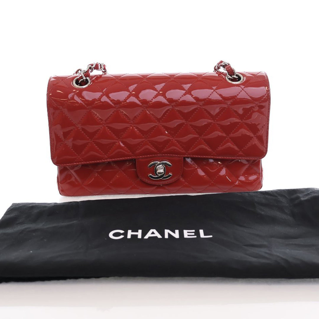 Chanel Medium Classic Cuir verni Double rabat Rouge