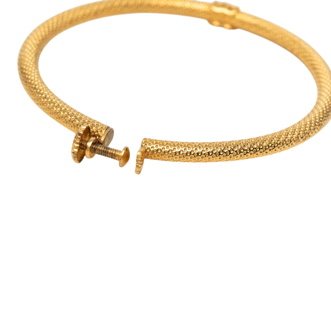 Chanel CC plaqué Textured Hoop Screw Back Boucles d'oreilles