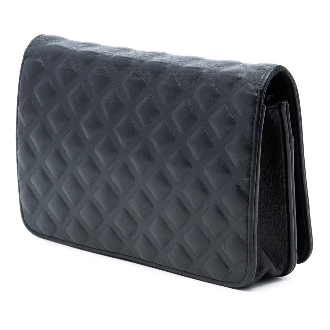 Chanel CC embossé Cuir d’agneau Diamond Wallet on Chain