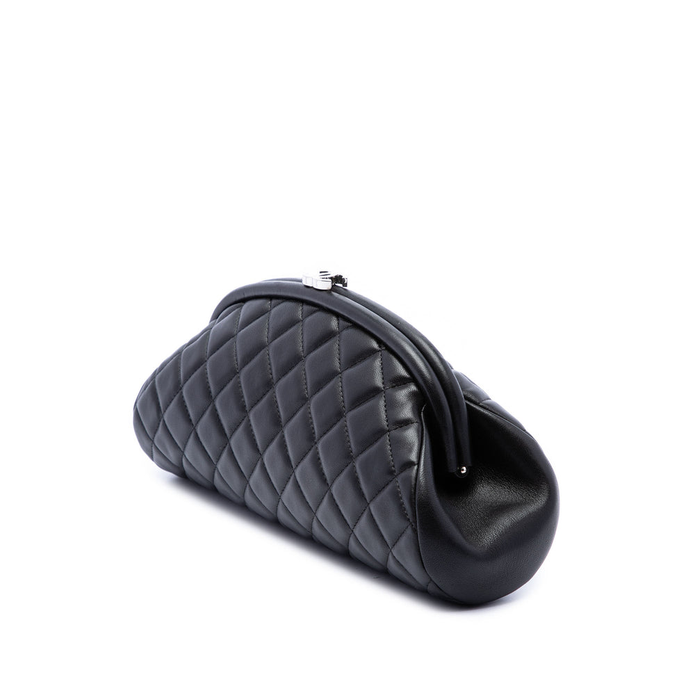 Chanel Matelassé Armature Pochette Cuir d'agneau Noir – vue 2 – GABY PARIS