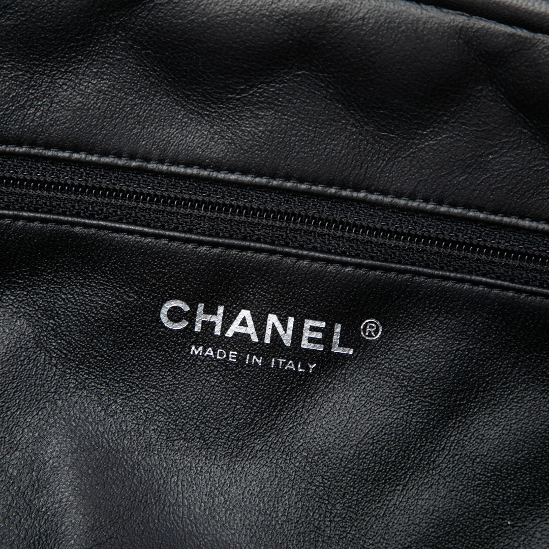 Chanel Matelassé Armature Pochette Cuir d'agneau Noir – vue 5 – GABY PARIS