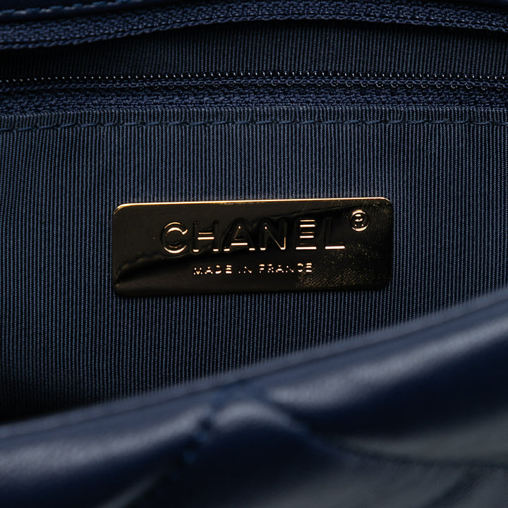 Chanel Large Cuir d’agneau 19 à rabat