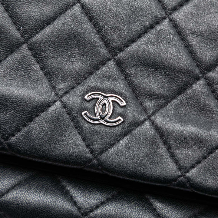 Chanel Matelassé Cuir d’agneau CC Beauty Foldover Pochette