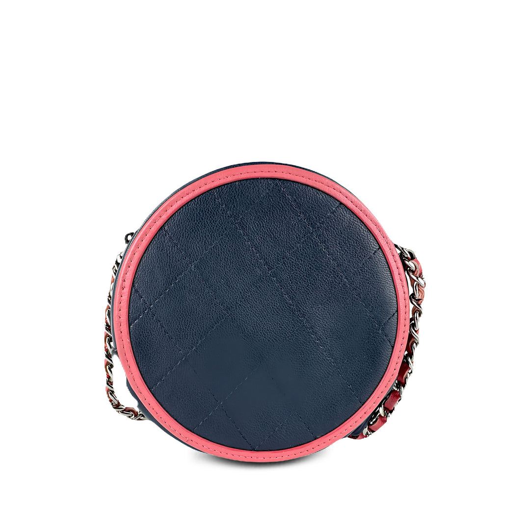 Chanel Matelassé Color Pop Rond Pochette avec chaîne Cuir d'agneau Bleu – vue 2 – GABY PARIS