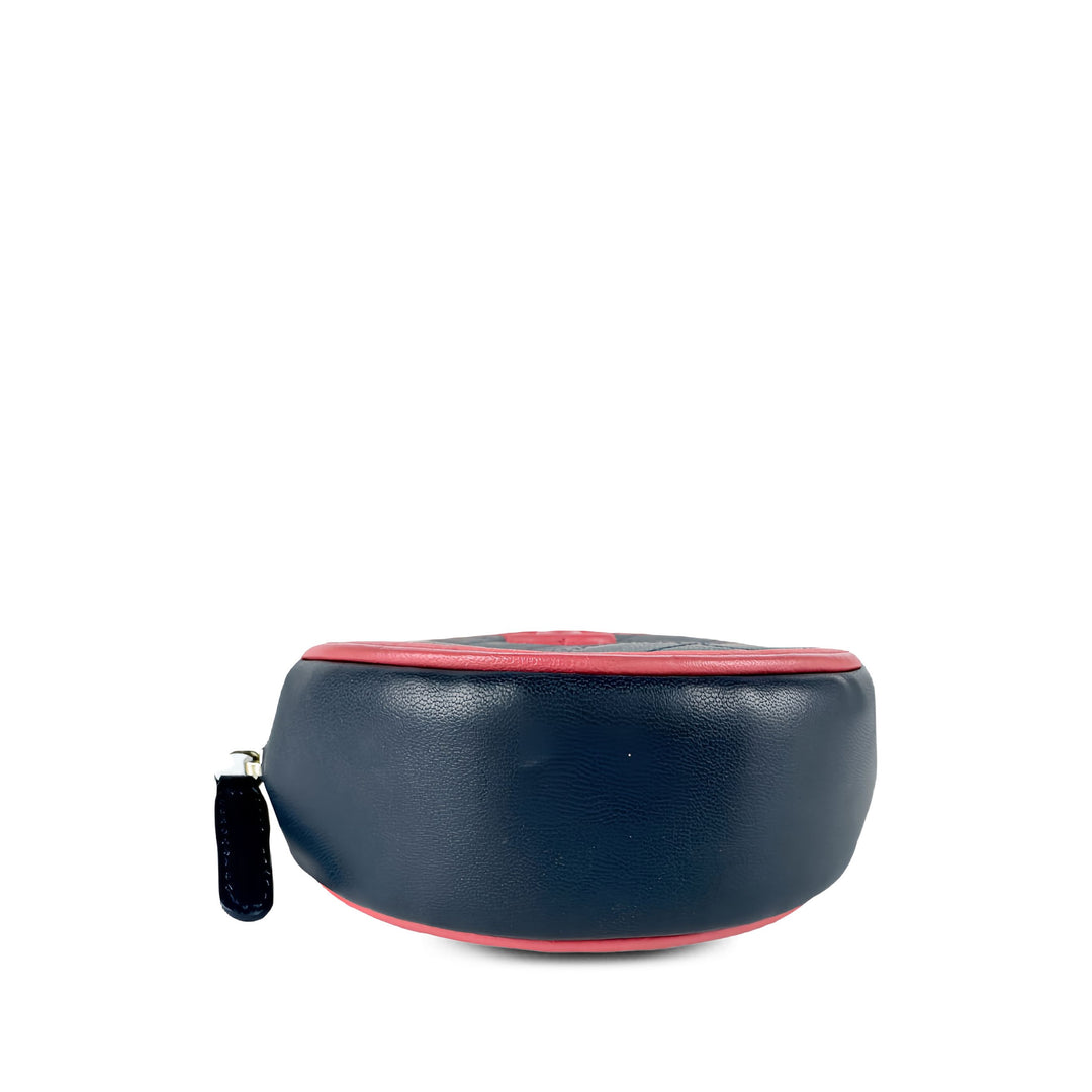 Chanel Matelassé Color Pop Rond Pochette avec chaîne Cuir d'agneau Bleu – vue 3 – GABY PARIS