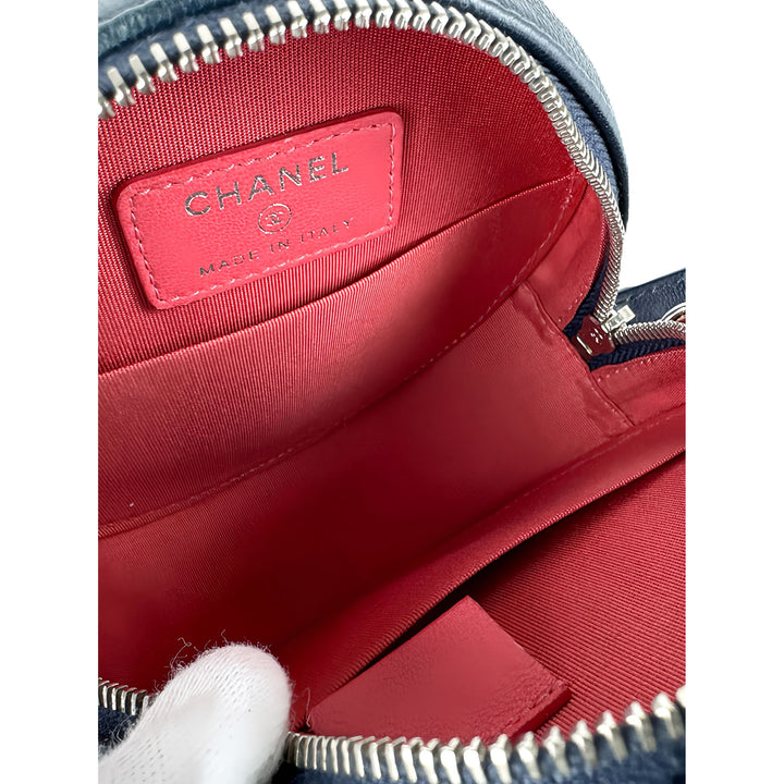 Chanel Matelassé Color Pop Rond Pochette avec chaîne Cuir d'agneau Bleu – vue 4 – GABY PARIS