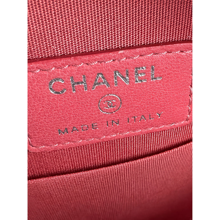Chanel Matelassé Color Pop Rond Pochette avec chaîne Cuir d'agneau Bleu – vue 5 – GABY PARIS