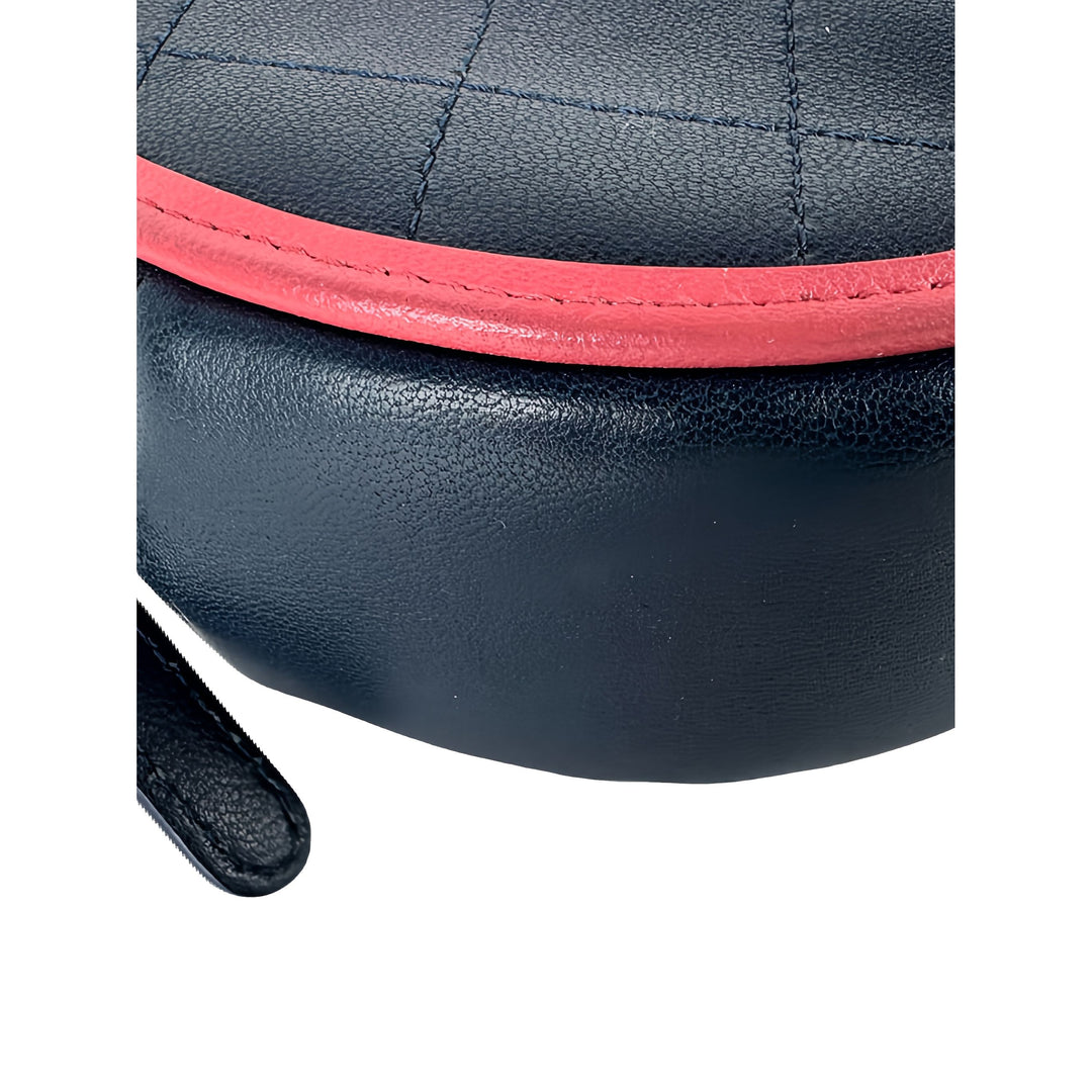 Chanel Matelassé Color Pop Rond Pochette avec chaîne Cuir d'agneau Bleu – vue 8 – GABY PARIS
