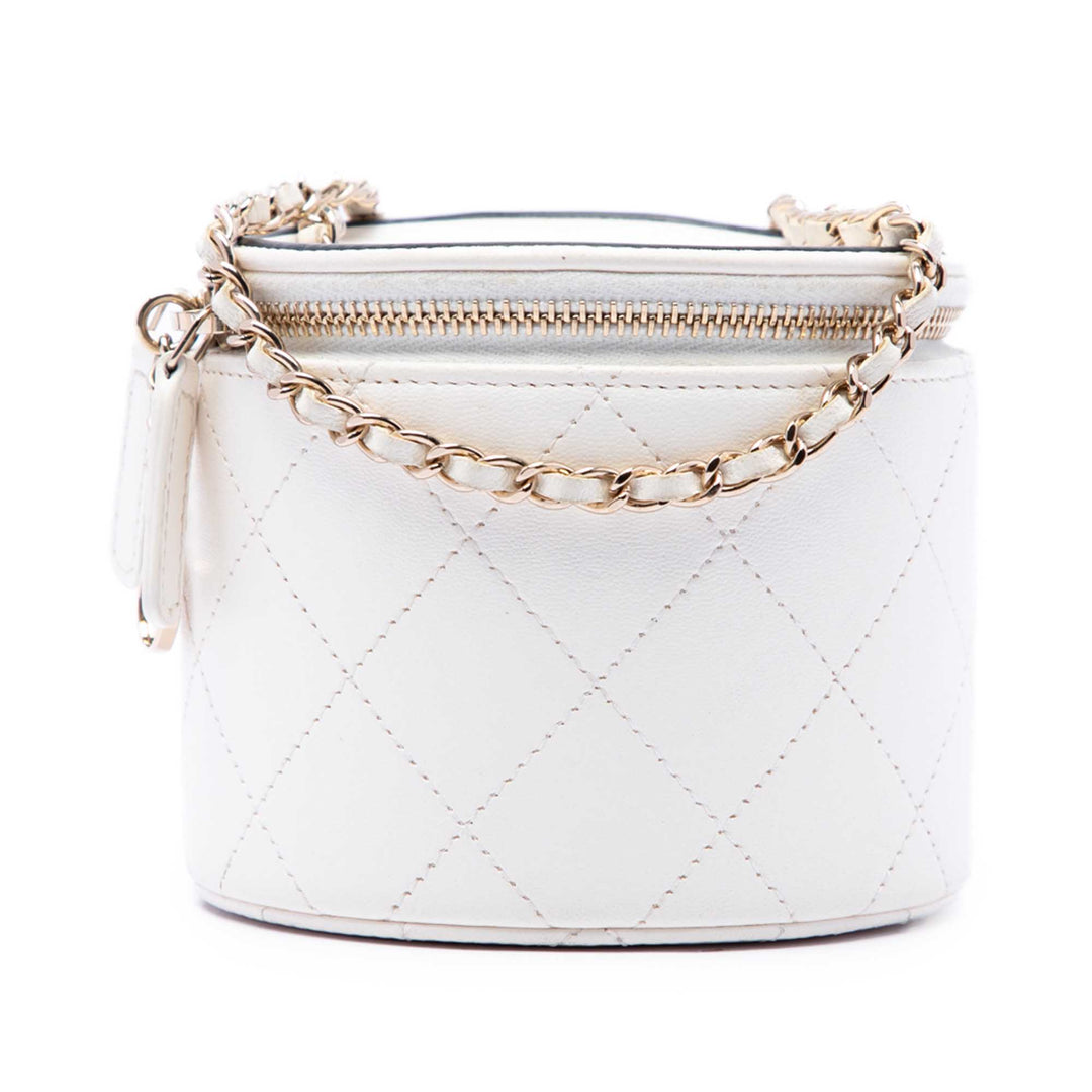 Chanel Matelassé Chaîne et Charm Vanity Cuir d'agneau Blanc