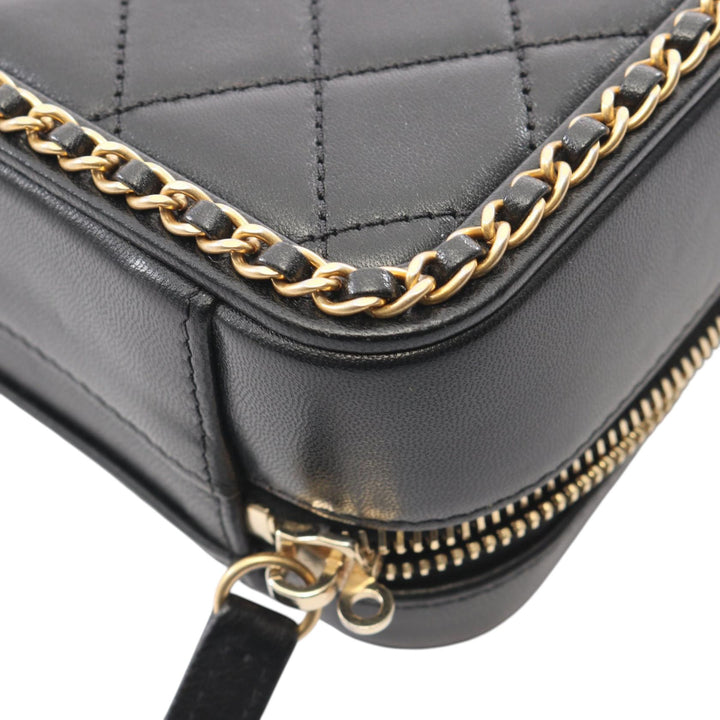 Chanel CC Filigree Vanity Petit Cuir d'agneau Noir – vue 12 – GABY PARIS