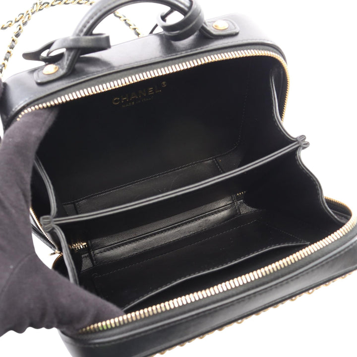 Chanel CC Filigree Vanity Petit Cuir d'agneau Noir – vue 4 – GABY PARIS