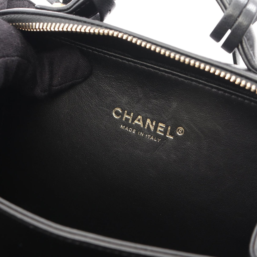 Chanel CC Filigree Vanity Petit Cuir d'agneau Noir – vue 7 – GABY PARIS