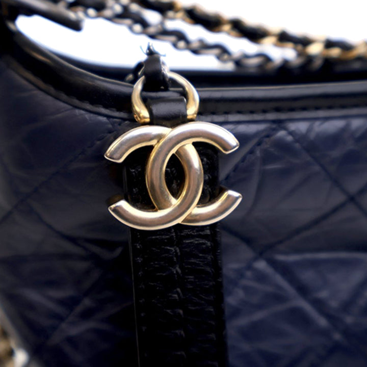 Chanel Small Bicolor vieilli Cuir de veau Gabrielle Sac porté croisé
