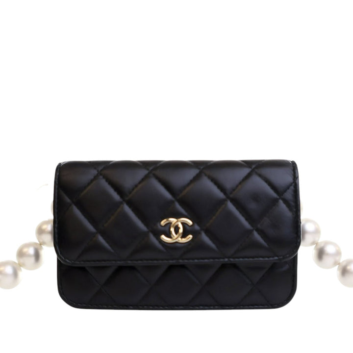 Chanel Matelassé Cuir d’agneau Maxi Perles Pochette avec chaîne – GABY PARIS Authentique