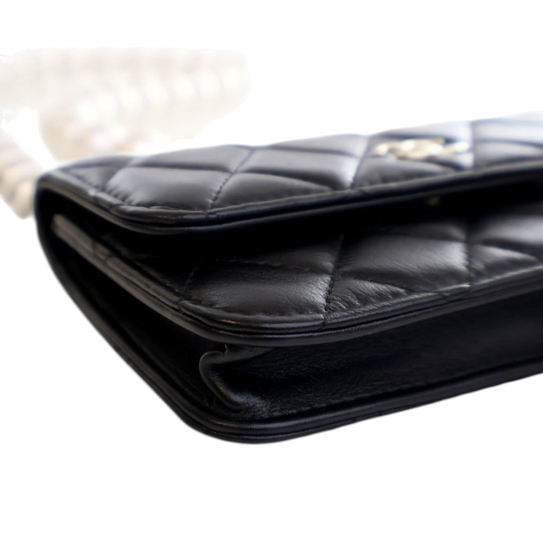 Chanel Matelassé Cuir d’agneau Maxi Perles Pochette avec chaîne – GABY PARIS Authentique