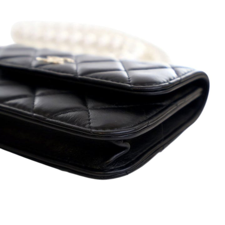 Chanel Matelassé Cuir d’agneau Maxi Perles Pochette avec chaîne – GABY PARIS Authentique