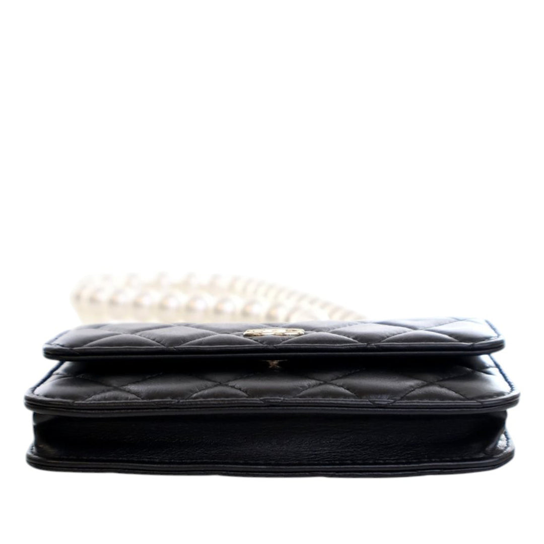 Chanel Matelassé Cuir d’agneau Maxi Perles Pochette avec chaîne – GABY PARIS Authentique