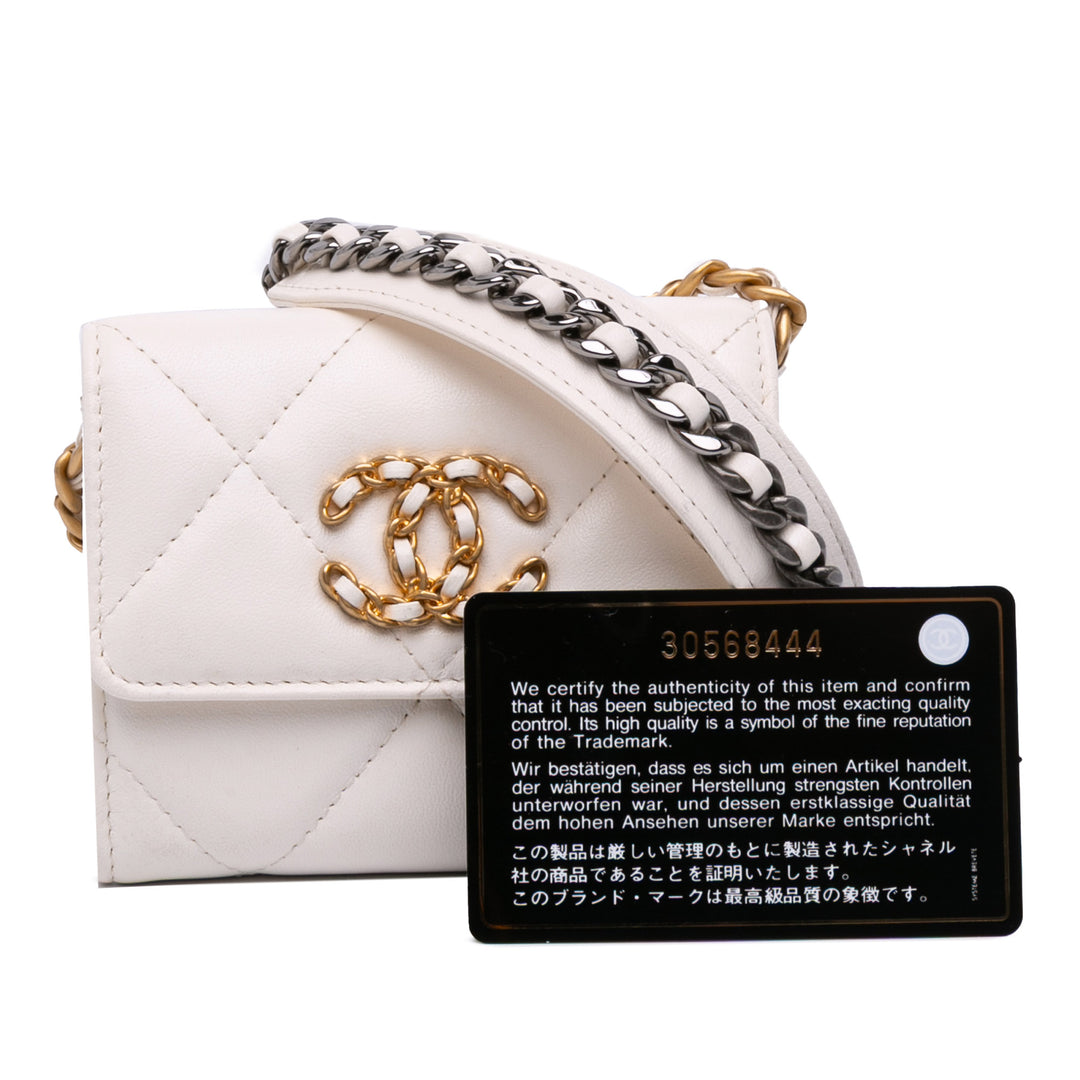 Chanel Matelassé Cuir d’agneau Chanel 19 Card Holder On Chain