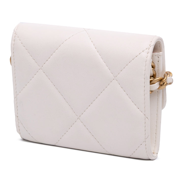 Chanel Matelassé Cuir d’agneau Chanel 19 Card Holder On Chain