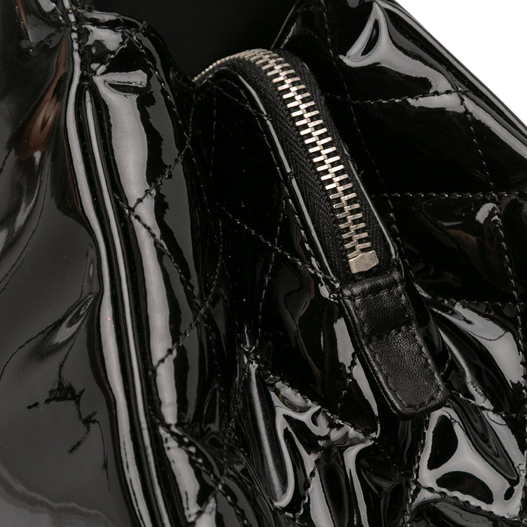 Chanel Small Cuir verni Lipstick Cabas Noir