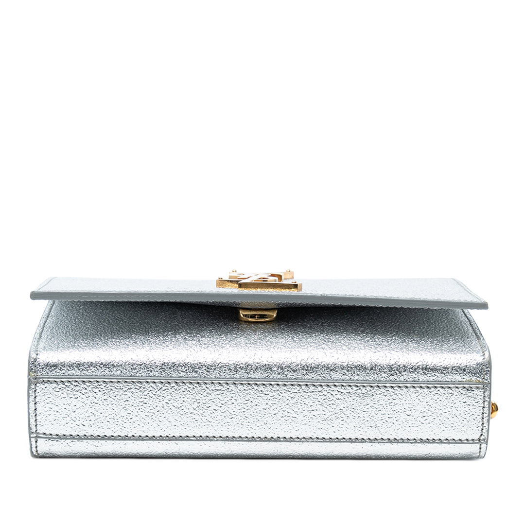 Saint Laurent Small Métallisé Cuir de veau Classic Monogram Kate Sac porté croisé Argenté