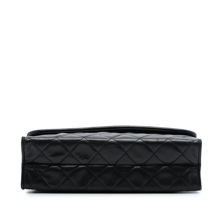 Matelassé Pompon à rabat Cuir d'agneau Noir