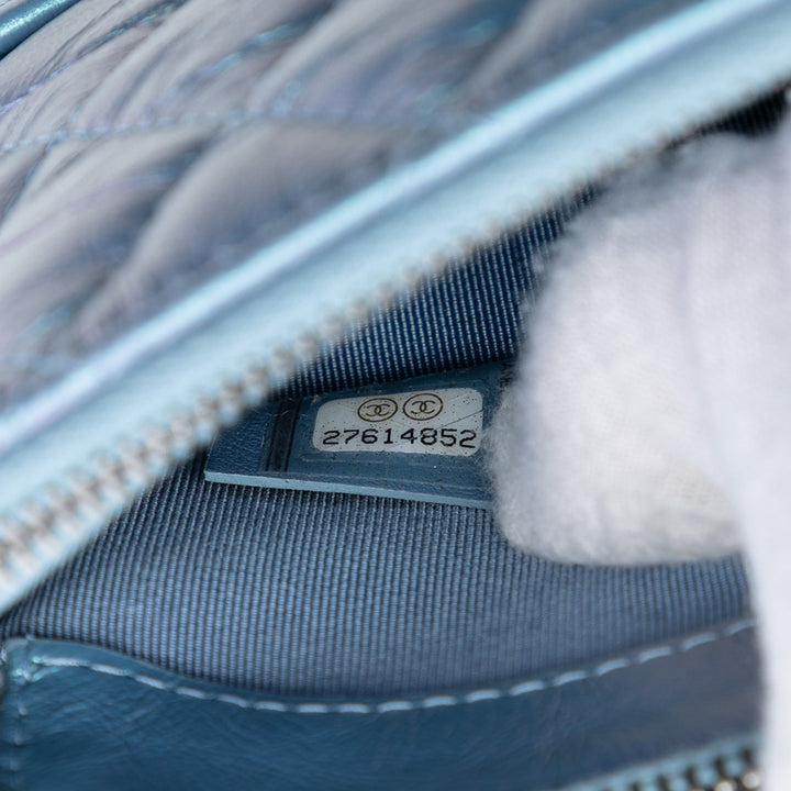 Chanel Iridescent vieilli Cuir de veau Gabrielle Double Zip Pochette avec chaîne – GABY PARIS Authentique