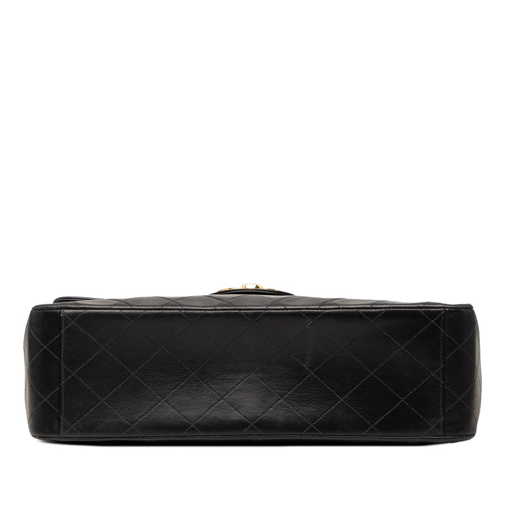 Chanel Maxi XL Classic Cuir d’agneau Simple rabat
