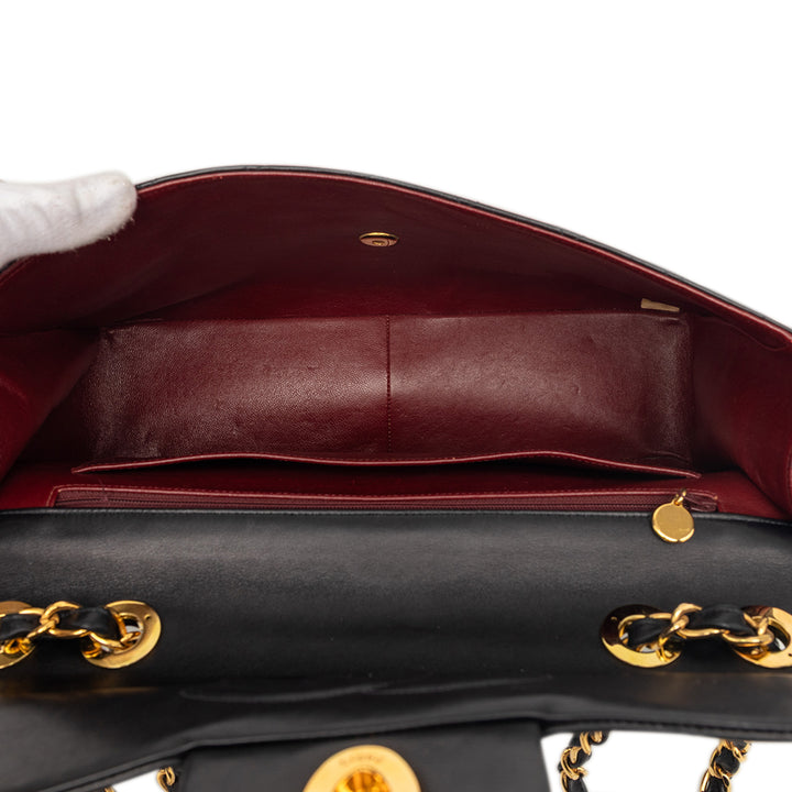 Chanel Maxi XL Classic Cuir d’agneau Simple rabat