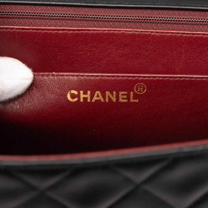 Chanel Maxi XL Classic Cuir d’agneau Simple rabat