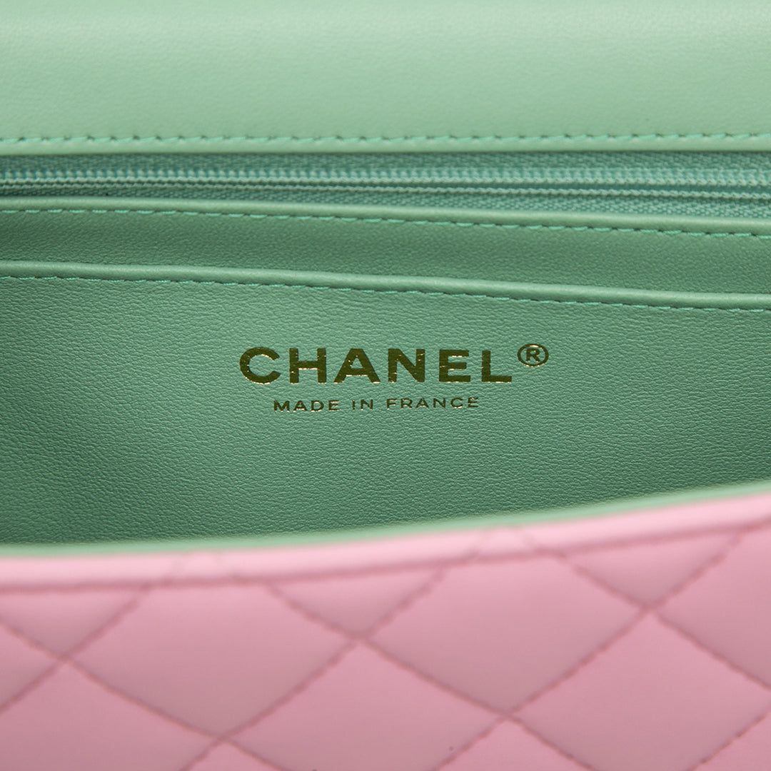 Chanel Mini Rectangular Bicolor Matelassé Cuir d’agneau anse supérieure à rabat