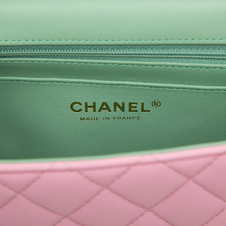 Chanel Mini Rectangular Bicolor Matelassé Cuir d’agneau anse supérieure à rabat