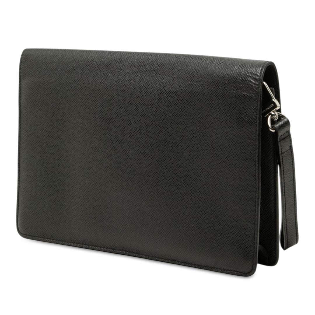 Taiga Belaia Pochette Noir