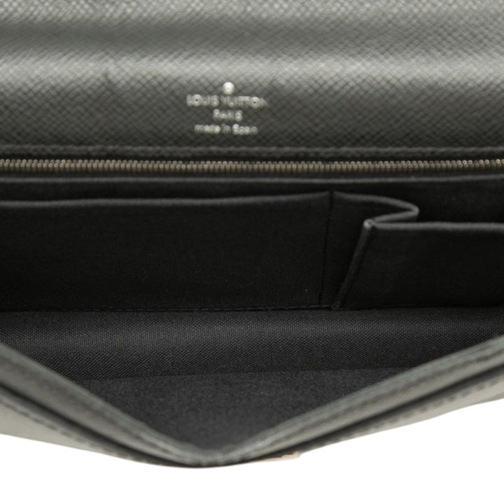 Taiga Belaia Pochette Noir