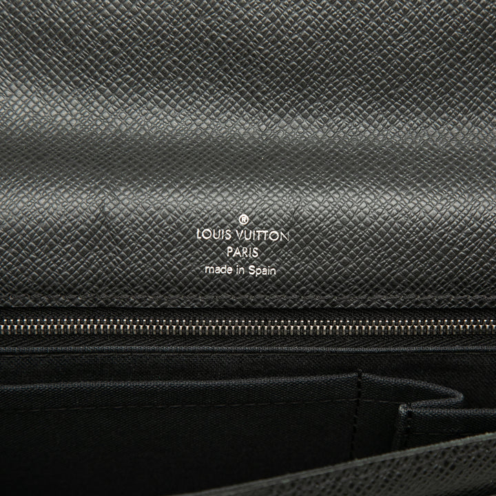 Taiga Belaia Pochette Noir