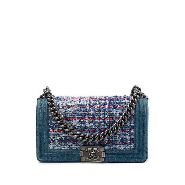 Chanel Matelassé et Boy à rabat Moyen Jean Bleu – vue principale – GABY PARIS