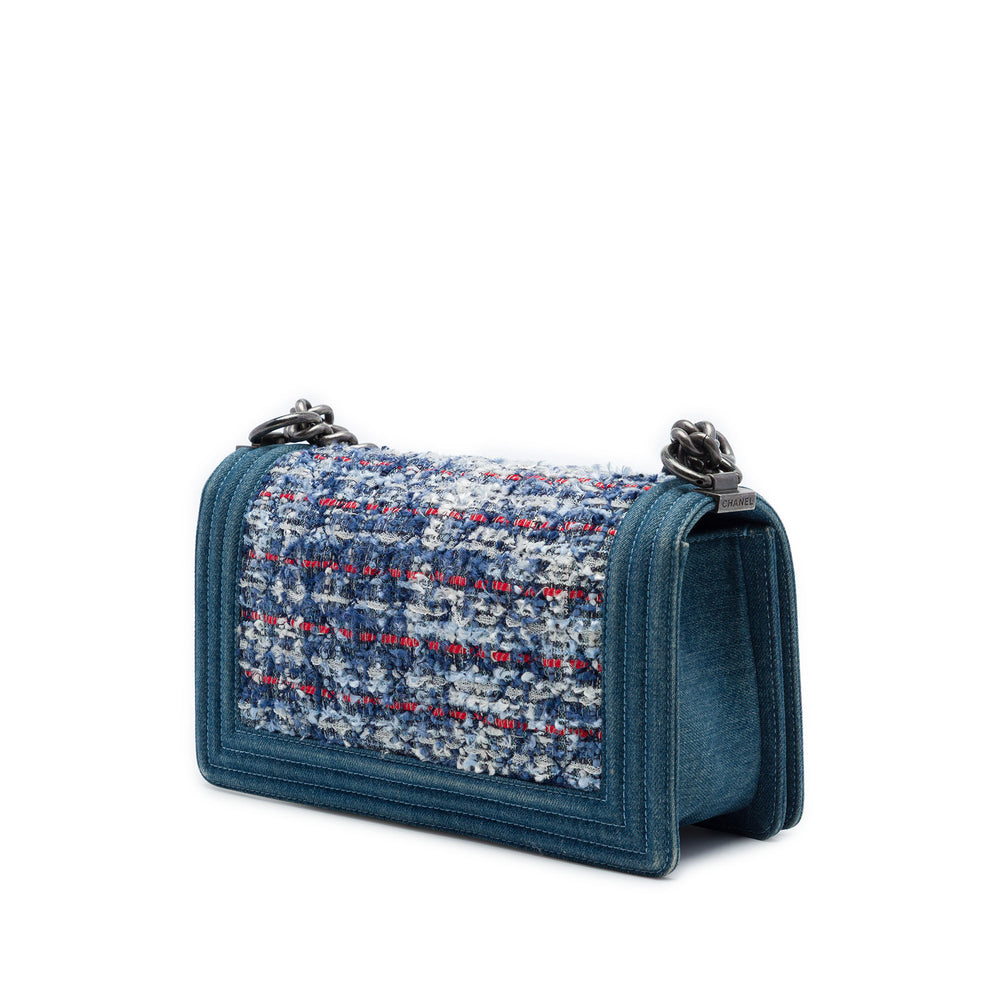Chanel Matelassé et Boy à rabat Moyen Jean Bleu – vue 2 – GABY PARIS