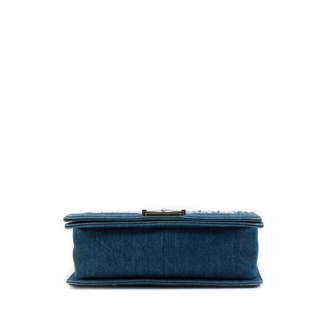 Chanel Matelassé et Boy à rabat Moyen Jean Bleu – vue 3 – GABY PARIS