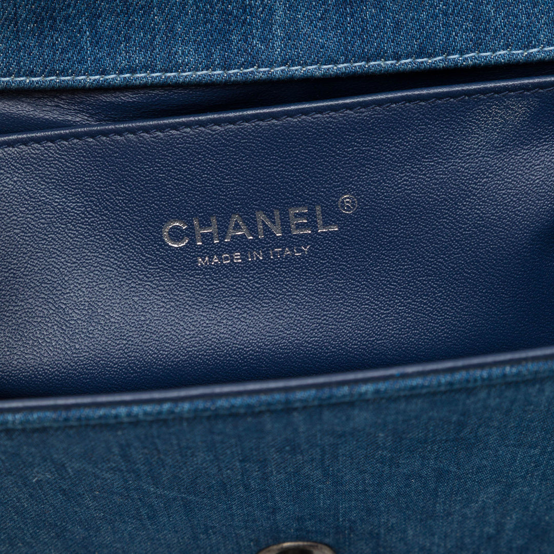 Chanel Matelassé et Boy à rabat Moyen Jean Bleu – vue 5 – GABY PARIS