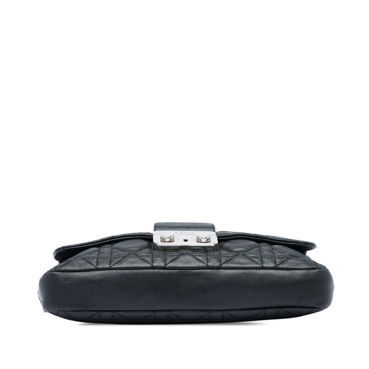 Cannage New Lock Pochette Cuir d'agneau Noir