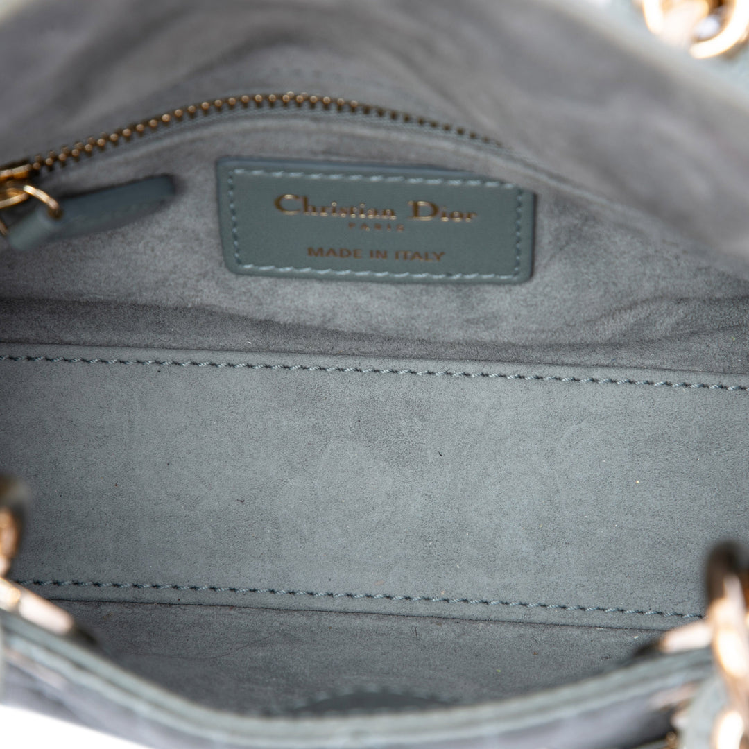 Dior Sac à main Lady Dior Cannage Swarovski Cristal Mini Gris – vue 4 – GABY PARIS