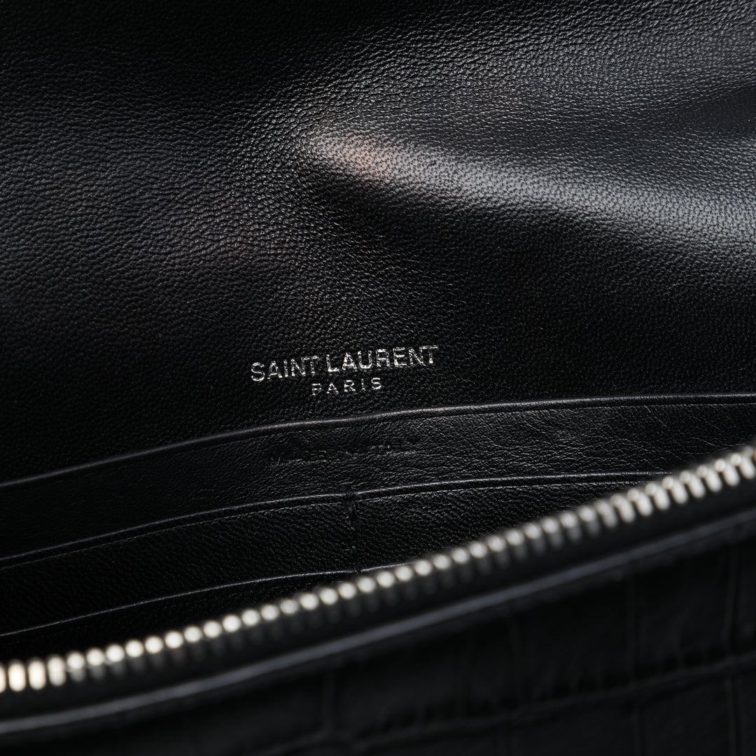 Croc embossé Kate Pompon Wallet on Chain Noir