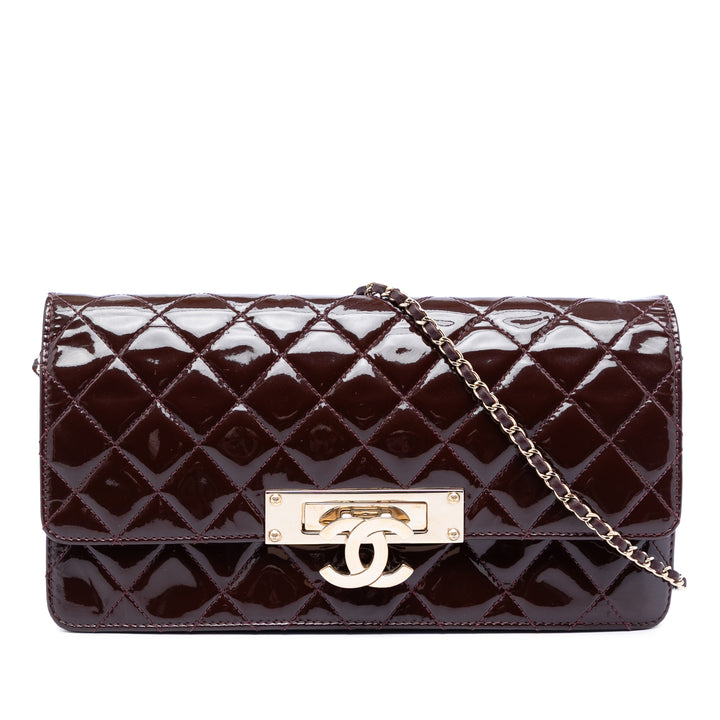 Chanel Matelassé Cuir verni Golden Class East West Wallet on Chain